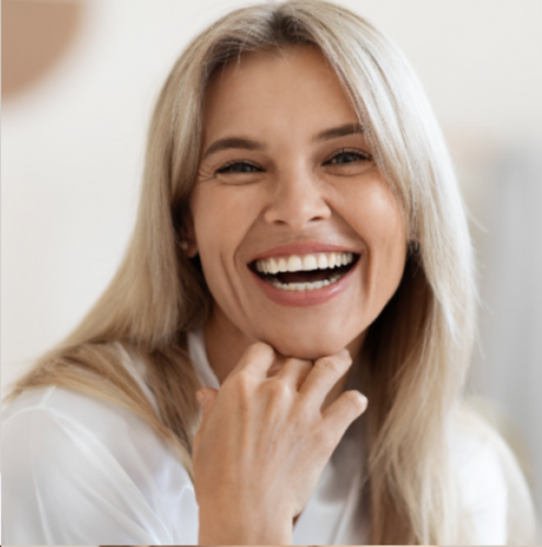 medicina-estetica-mujer-sonriendo